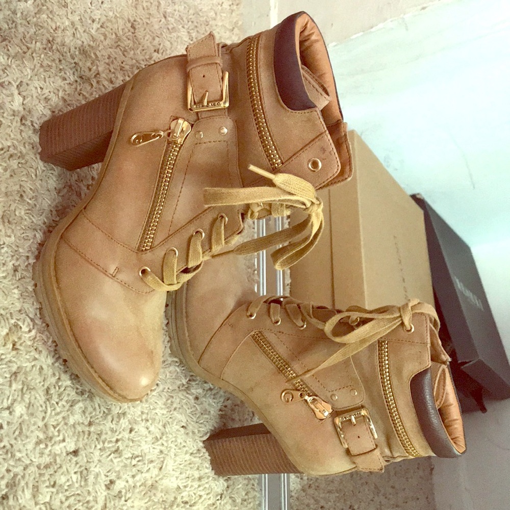 Lace up booties!